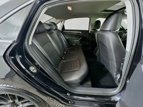 Used 2017 Volkswagen Passat 1.8T SE image 35