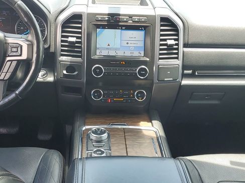 Used 2019 Ford Expedition Max Platinum AWD/4WD image 17