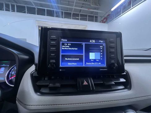 Used 2021 Toyota RAV4 XLE image 24