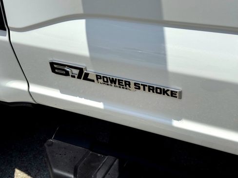 Used 2024 Ford F250 Lariat w/ Lariat Ultimate Package AWD/4WD image 3