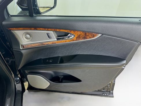 Used 2019 Lincoln Nautilus Reserve w/ Ultimate Package image 40