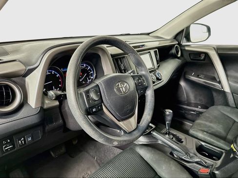 Used 2017 Toyota RAV4 LE FWD image 10