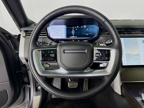 Used 2025 Land Rover Range Rover Long Wheelbase SE AWD/4WD image 12