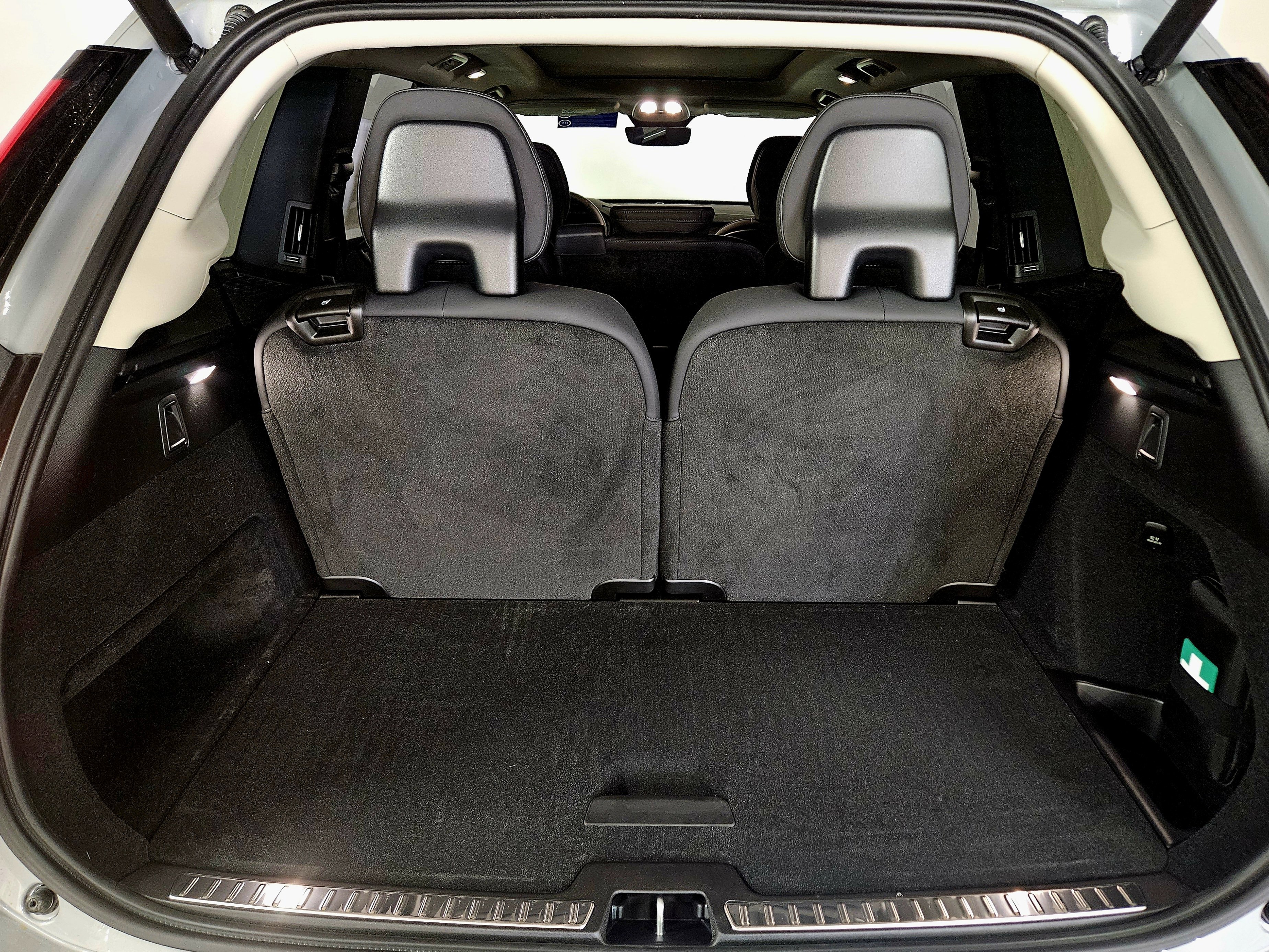 New 2026 Volvo XC90 T8 Plus w/ Protection Package AWD/4WD image 17