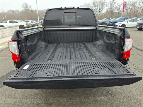 Used 2021 Nissan Titan SV w/ SV Convenience Package image 30