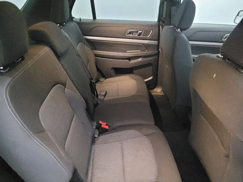 Used 2019 Ford Explorer XLT image 19