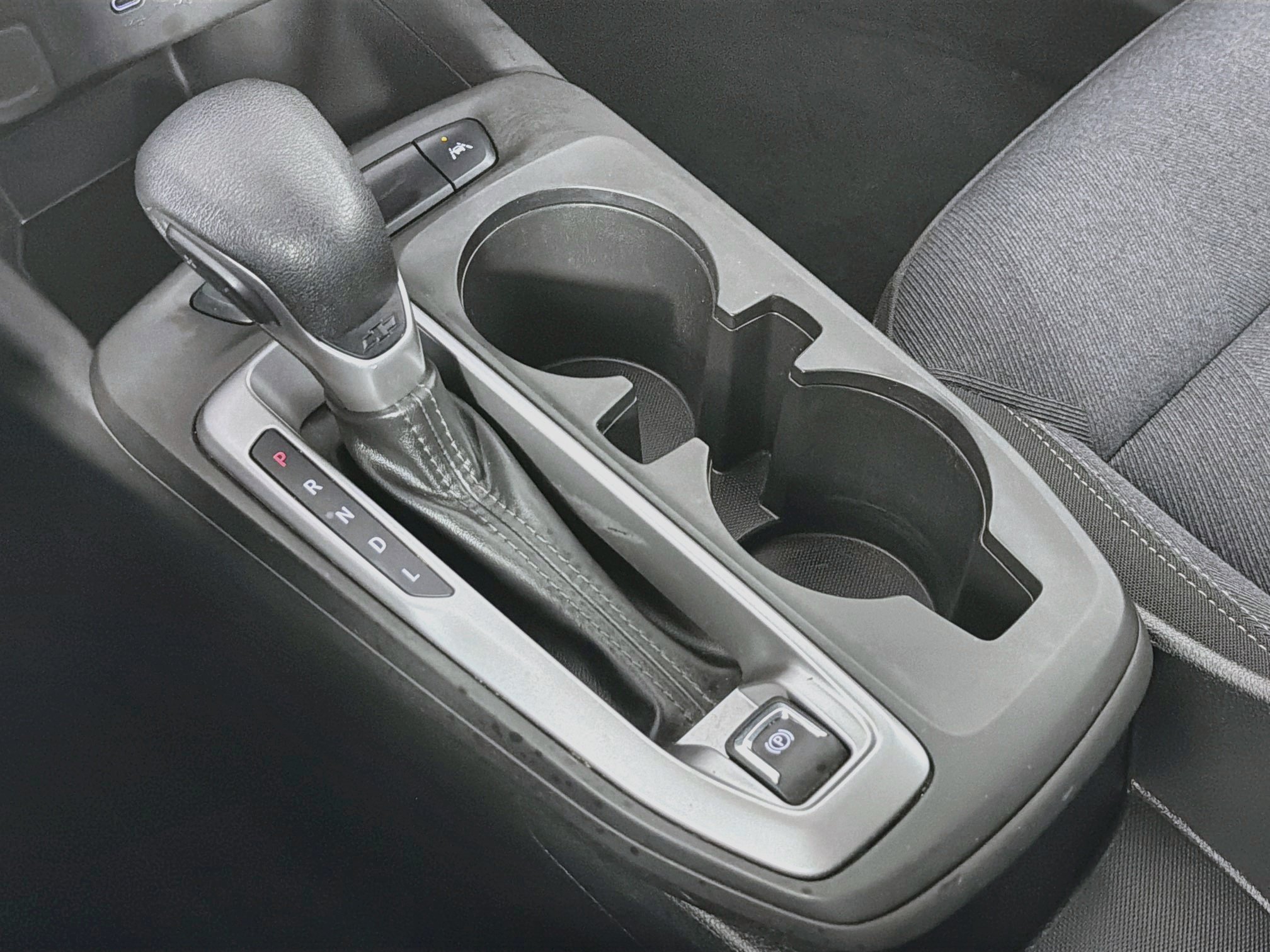 Used 2024 Chevrolet Trax LS w/ LS Convenience Package FWD image 25
