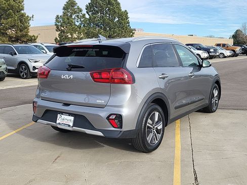 Used 2022 Kia Niro LXS image 2