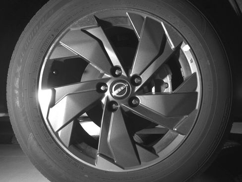 Used 2025 Nissan Rogue SV FWD image 13