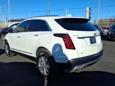Certified 2024 Cadillac XT5 Premium Luxury w/ LPO, Floor Liner Package AWD/4WD image 7