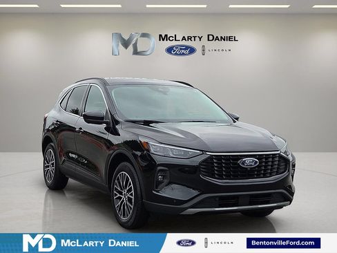 Certified 2025 Ford Escape SE w/ PHEV Premium Package FWD image 1