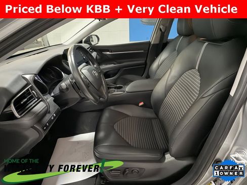 Used 2024 Toyota Camry SE image 9