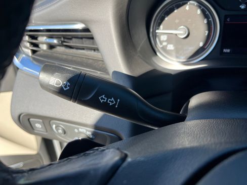 Used 2021 Buick Enclave Essence w/ Sound and Sites Package image 12