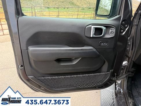 Used 2020 Jeep Wrangler Unlimited Sahara AWD/4WD image 12