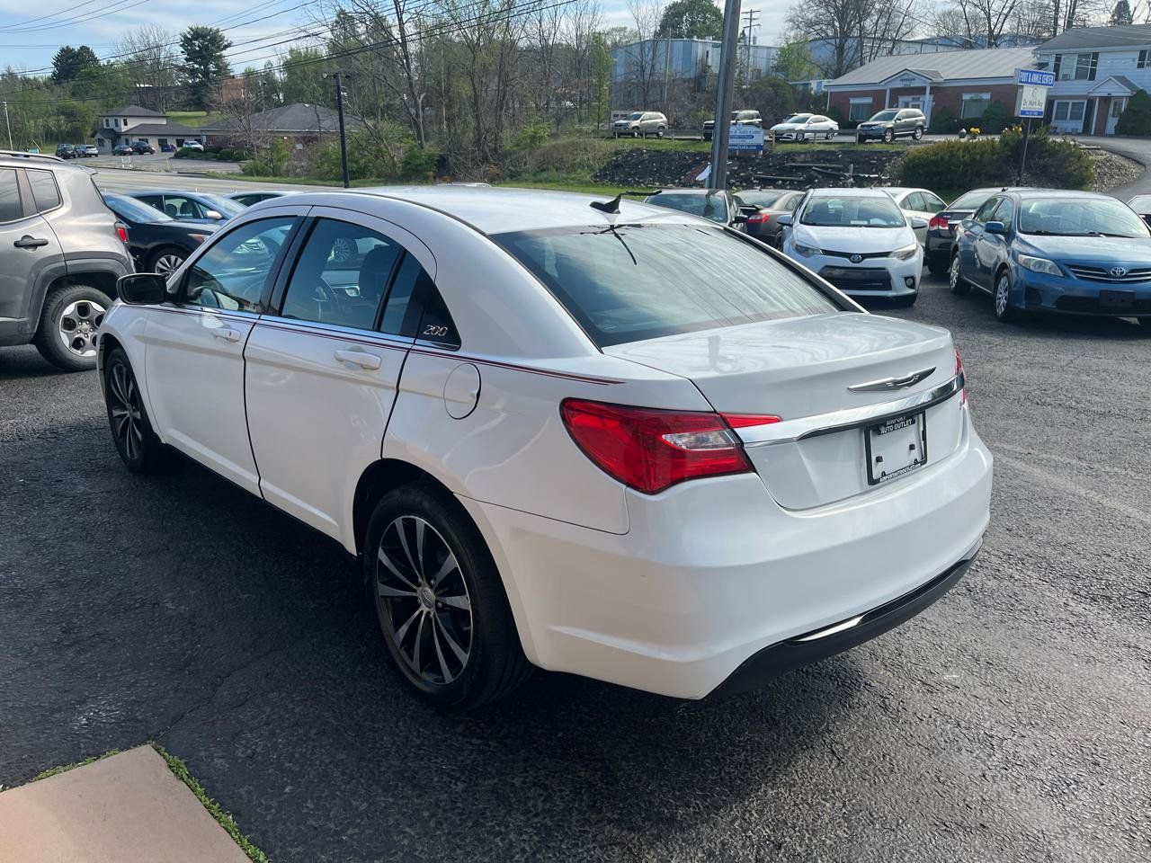 Used 2013 Chrysler 200 Touring w/ S Exterior Appearance Pkg FWD image 8