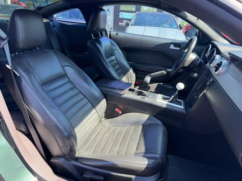 Used 2009 Ford Mustang GT RWD image 13