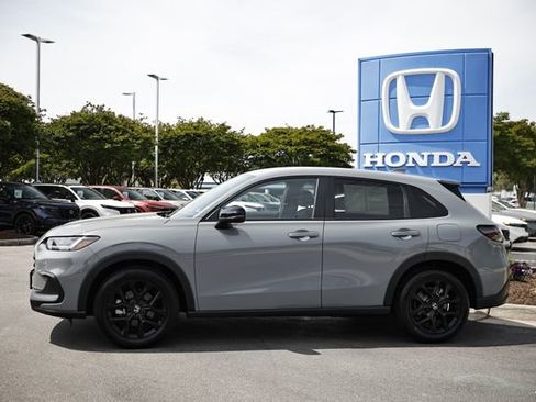 Certified 2025 Honda HR-V Sport image 4