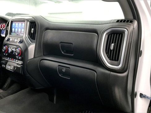 Used 2020 Chevrolet Silverado 2500 LT w/ Convenience Package image 16