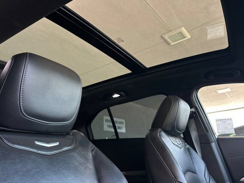 Used 2023 Cadillac XT4 Premium Luxury FWD image 16
