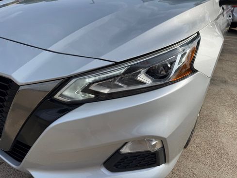 Used 2019 Nissan Altima 2.5 SR w/ SR Premium Package image 10