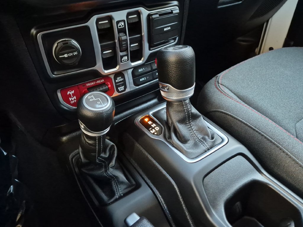 Used 2025 Jeep Wrangler Unlimited Rubicon AWD/4WD image 27
