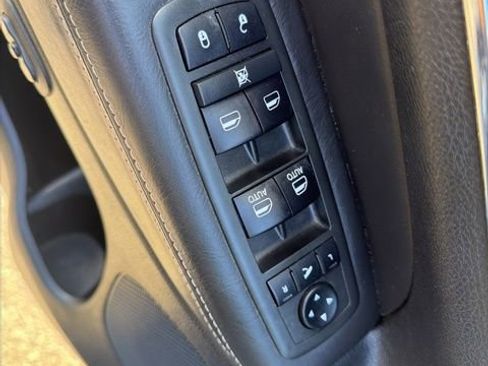 Used 2014 Jeep Grand Cherokee Overland w/ Advanced Technology Group AWD/4WD image 15
