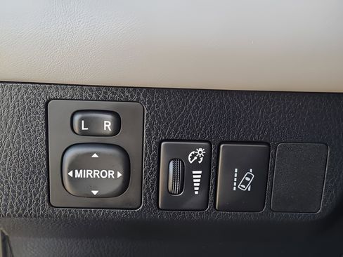 Certified 2018 Toyota RAV4 XLE image 26
