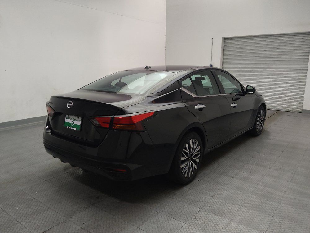 Used 2025 Nissan Altima 2.5 SV FWD image 9