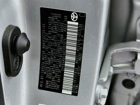 Used 2024 Toyota Corolla LE FWD image 12