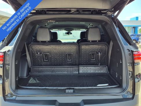 Used 2023 Chevrolet Traverse LT w/ LPO, Floor Liner Package AWD/4WD image 11
