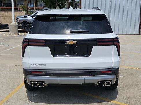 Used 2026 Chevrolet Traverse LT FWD image 6