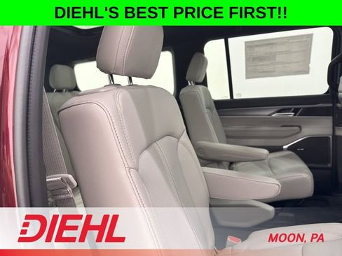 New 2026 Jeep Grand Wagoneer 4WD image 15