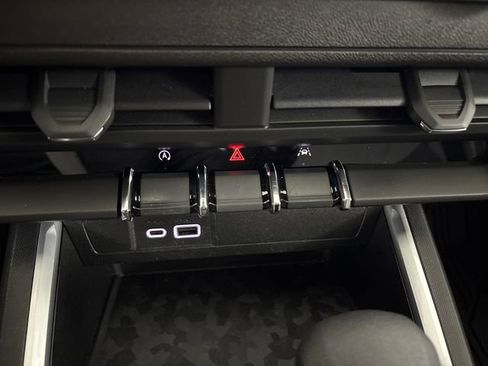 Used 2023 Chevrolet Colorado Trail Boss w/ Technology Package image 60