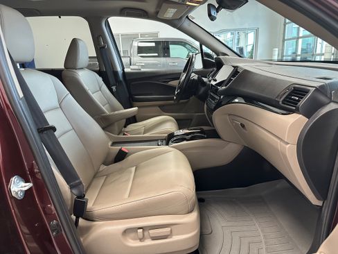 Used 2021 Honda Pilot Touring image 16