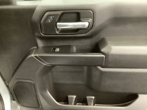 Used 2022 Chevrolet Silverado 2500 Custom w/ Custom Convenience Package image 22