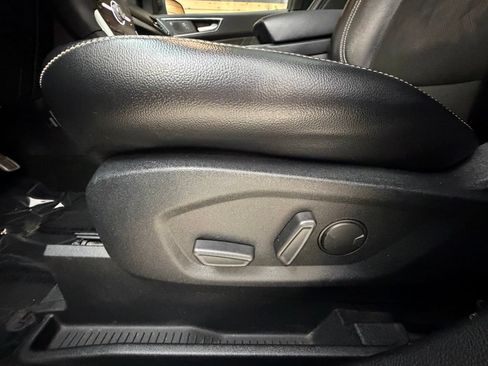 Used 2020 Ford Edge ST w/ Cold Weather Package AWD/4WD image 25