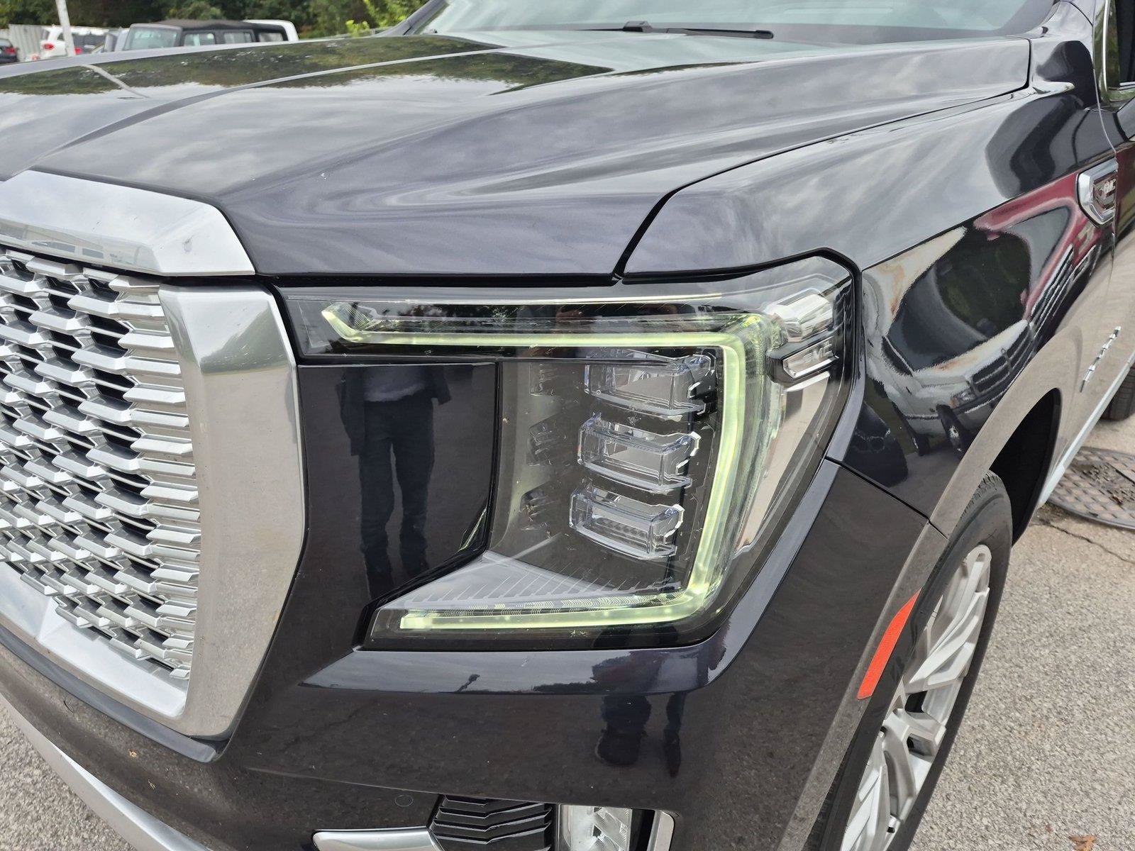 Used 2024 GMC Yukon Denali AWD/4WD image 9