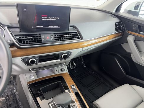 Certified 2024 Audi Q5 e Premium image 4