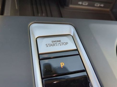 New 2026 Volkswagen Atlas SE image 29