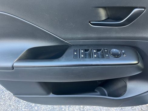 Used 2025 Hyundai Kona SEL image 18