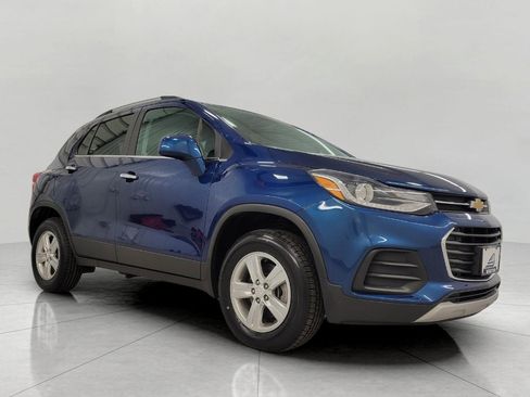 Used 2019 Chevrolet Trax LT w/ LT Convenience Package image 1