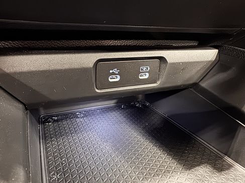 Used 2024 Honda Accord EX image 8