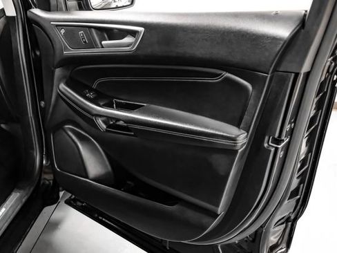 Used 2019 Ford Edge Titanium image 56