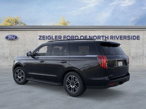 New 2026 Ford Expedition Active image 4