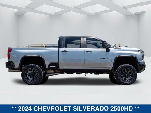 Used 2024 Chevrolet Silverado 2500 Custom w/ Custom Value Package AWD/4WD image 4