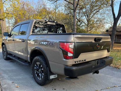Used 2021 Nissan Titan PRO-4X w/ Pro-4x Convenience Package image 9