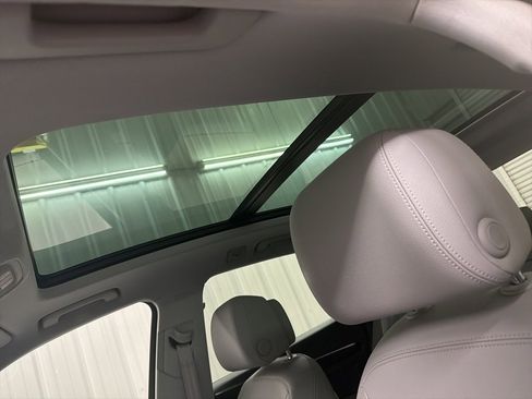 Used 2018 Audi Q5 Prestige w/ Prestige Package image 15
