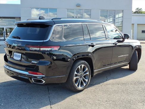 Used 2023 Jeep Grand Cherokee L Overland w/ Luxury Tech Group IV AWD/4WD image 4
