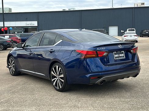 Used 2019 Nissan Altima 2.5 SR w/ SR Premium Package image 6