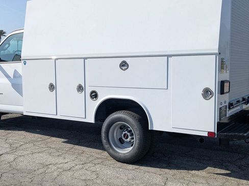 New 2026 GMC Savana 3500 w/ Power Convenience Package RWD image 11